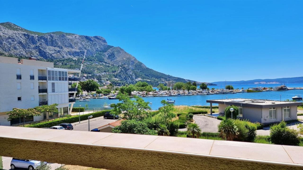 Apartment Cesarica Omiš Exterior foto