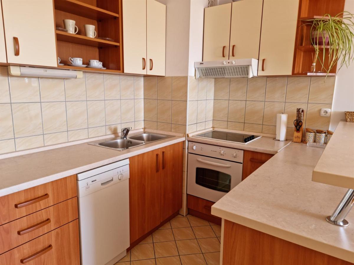 Apartment Cesarica Omiš Exterior foto