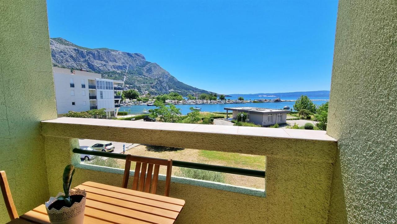 Apartment Cesarica Omiš Exterior foto
