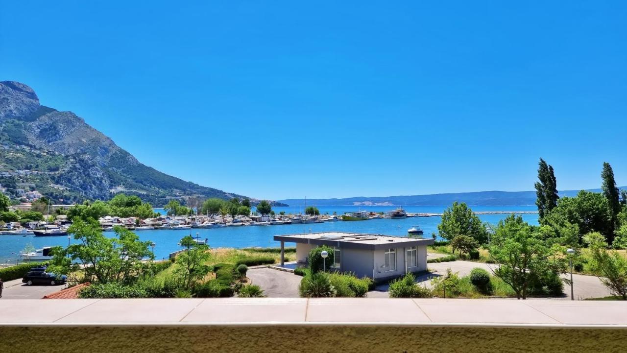 Apartment Cesarica Omiš Exterior foto