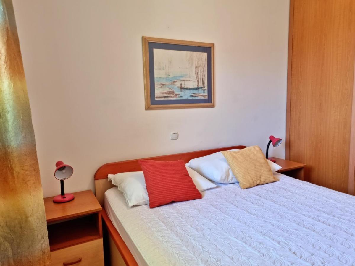 Apartment Cesarica Omiš Exterior foto