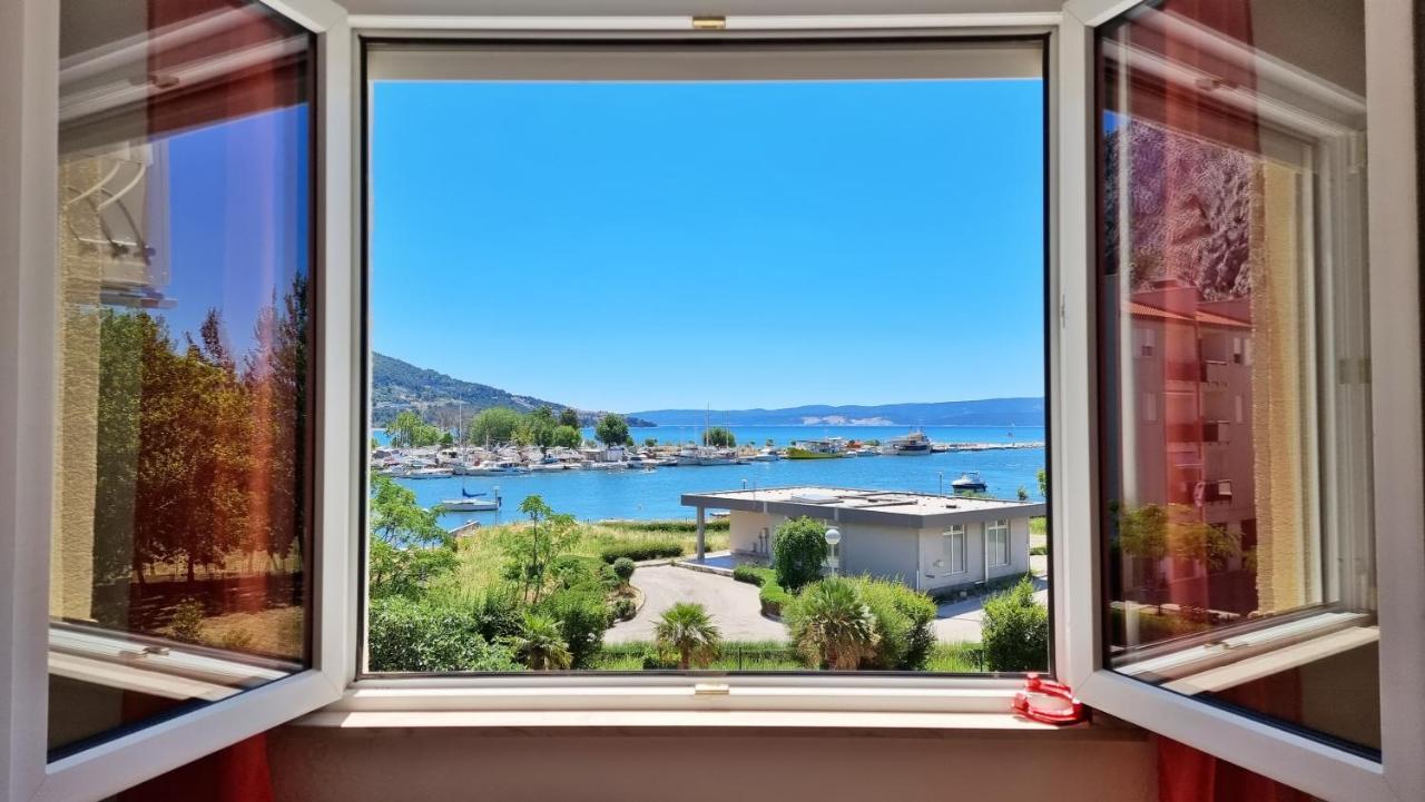 Apartment Cesarica Omiš Exterior foto