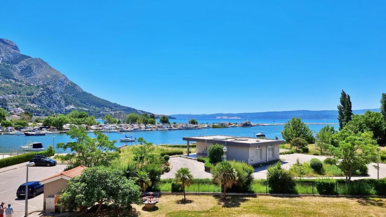 Apartment Cesarica Omiš Exterior foto