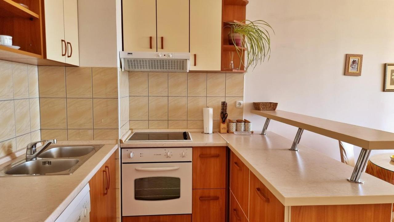 Apartment Cesarica Omiš Exterior foto