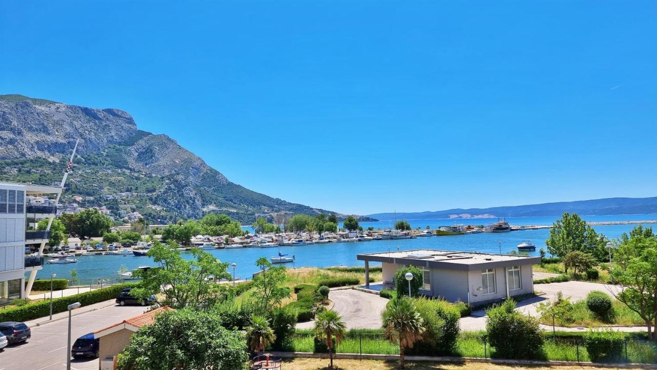 Apartment Cesarica Omiš Exterior foto